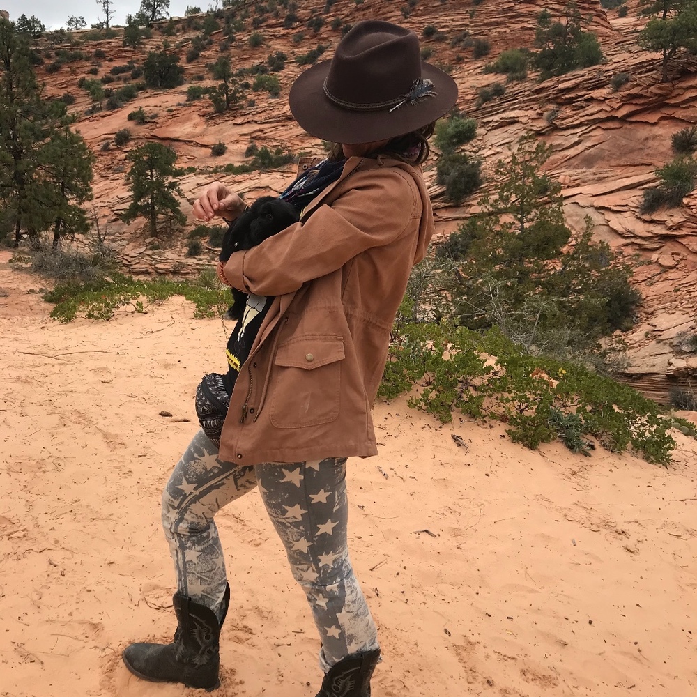 Meet your Posher, Tezra